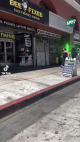 Someone edited this video (they were originally fighting with broom sticks) 😂🤣