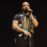 "3 nights headlining, 3 different sets, 3 different vibes, you name another artist that can do that and bring him up here and we can clash right now" 🔥🤯  — Drake on stage @ Wireless tonight.
