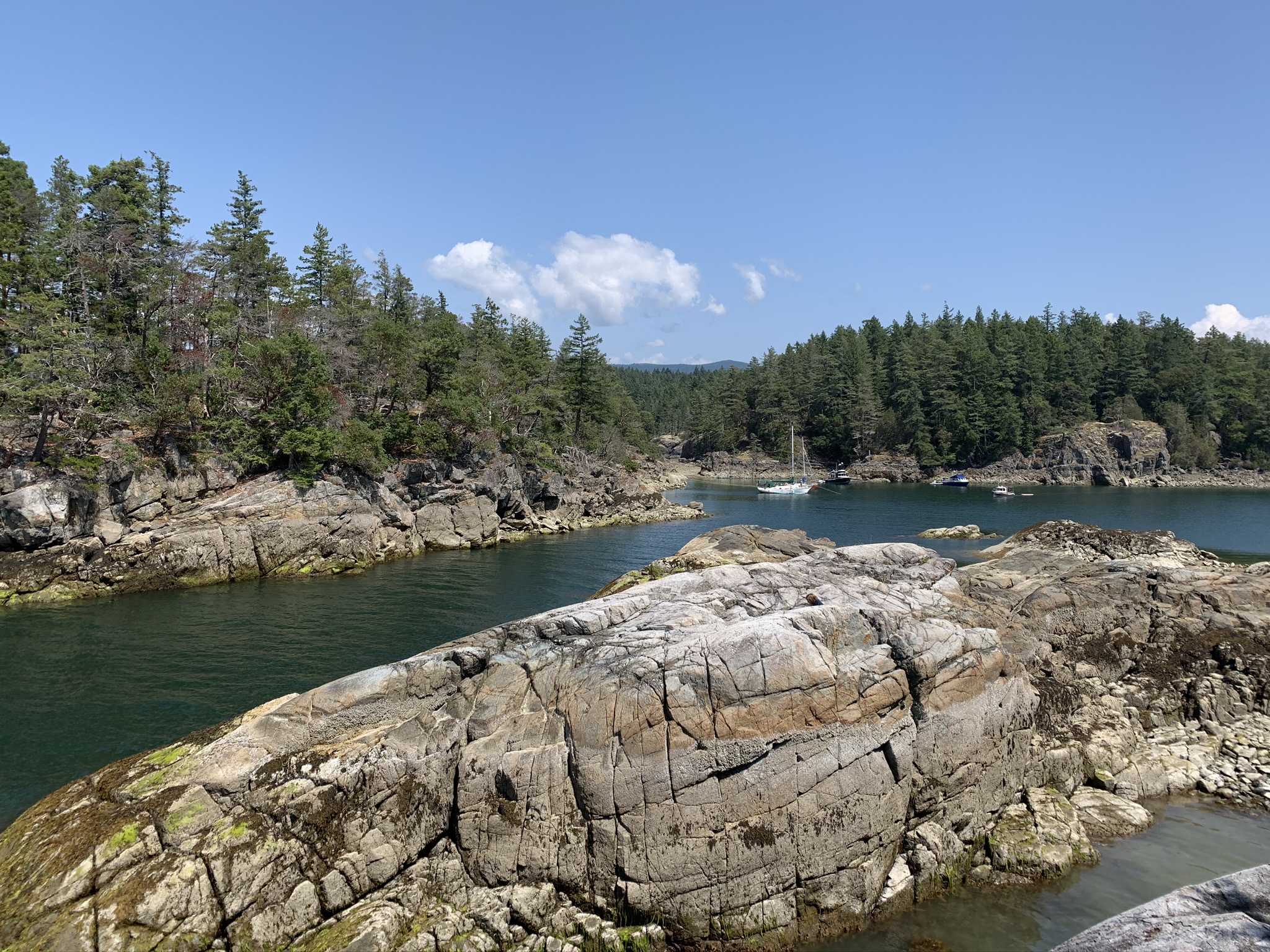 A shot from the viewpoint a little higher up that overlooks Smuggler Cove