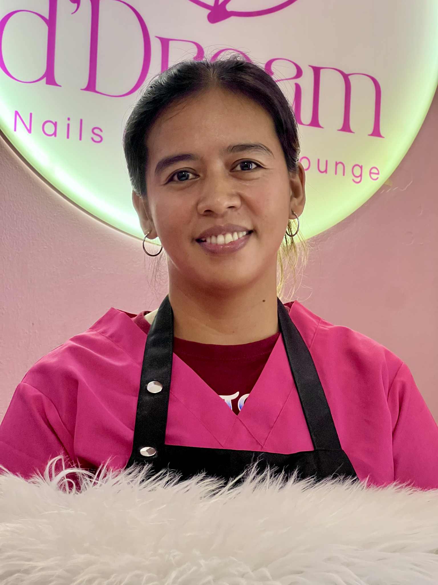 Rina - Nail Art Specialist