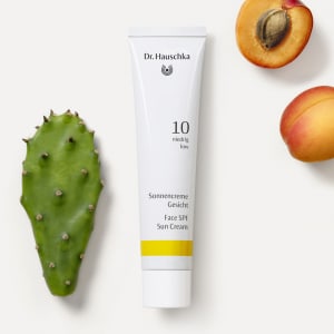 Dr. Hauschka Krema za sunčanje za lice SPF 10