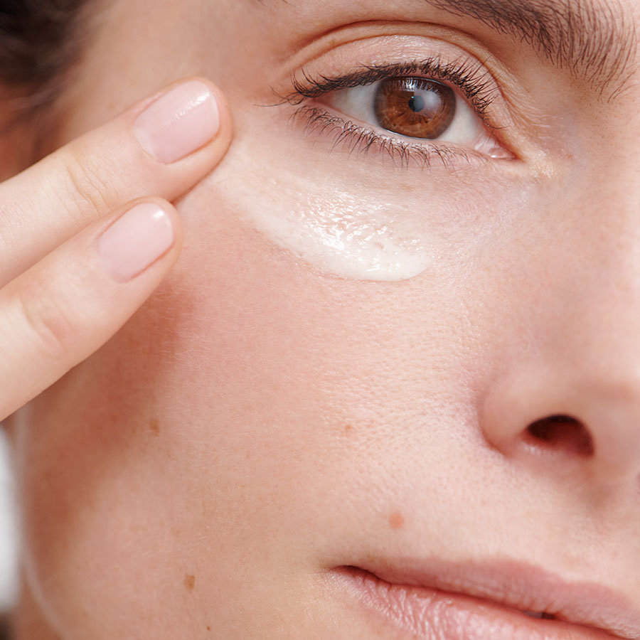Dr. Hauschka Regenerating Eye Cream: gjør fine linjer og rynker mindre synlige Dr. Hauschka Regenererende øyekrem