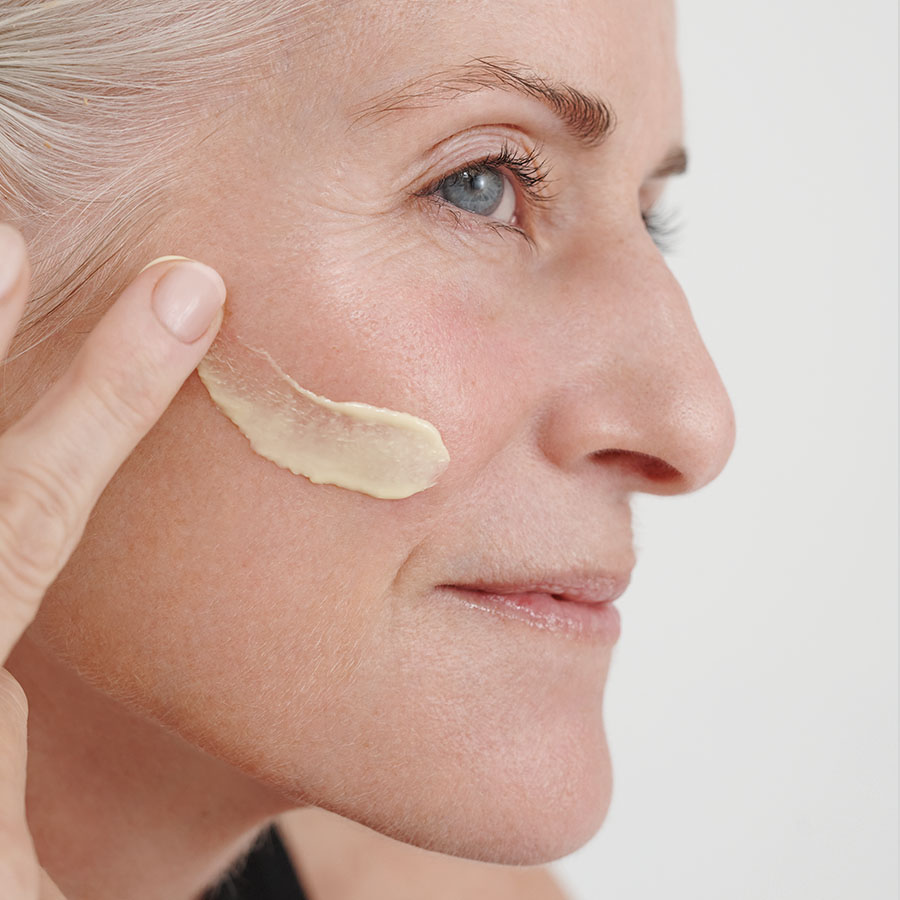 Dr. Hauschka Regenerating Intensive Day Cream: Elastisitet og fasthet for moden hud Dr. Hauschka Regenererende intensiv dagkrem