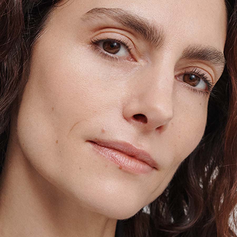 Dr. Hauschka Regenerating Day Cream Complexion: utjevnende ansiktspleie med mineralpigmenter, som gir en harmonisk hudtone Dr. Hauschka Regenererende dagkrem for hudfarge