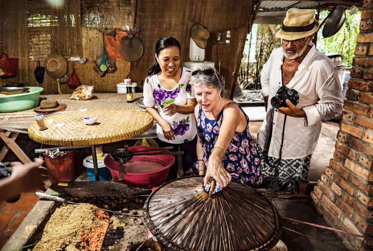 Mekong Navigator's 8-Day Upstream Itinerary Day Six - Mekong Rice Pancake