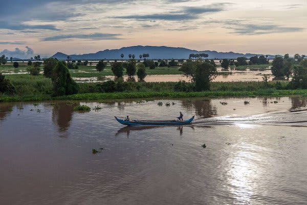 贾汗失去文明的下游第五天,当地的湄公河上的生命