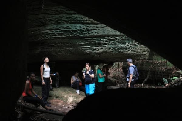 Jacaré-Tinga's 8-Day Cruise Day Two - Visit to the Madada Caves.