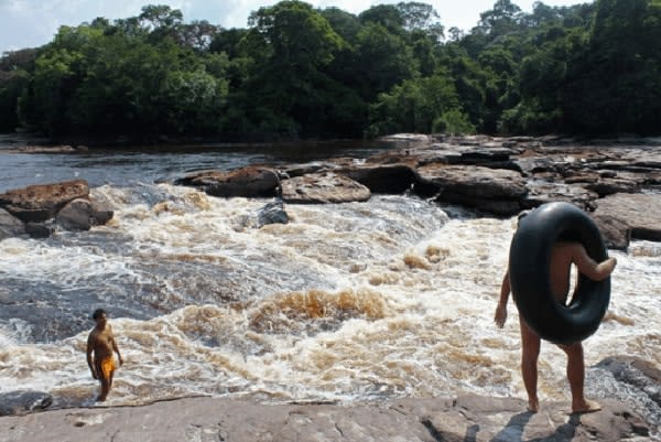 Jacaré Acu's 4-Day Anavilhanas Park Rio Negro Cruise Day Two -  Natural Pools.