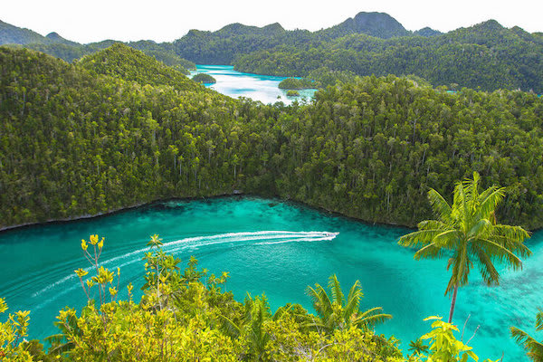 Ombak Putih's Sorong to Kaimana - Day One - Raja Ampat