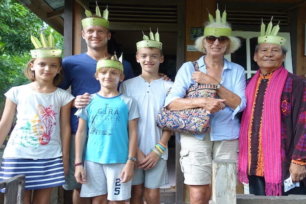 Rahai'i Pangun's 4-Day Relaxing Orangutan & Dayak Village Downriver - Day Three - Visitors to Kanarakan Village