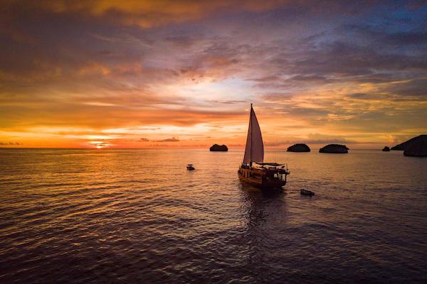 Sequoia's 15-Day The Wild Raja Ampat - Day Five - Amazing Sunrise