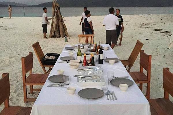 Tiare 12天的毛梅雷&里被遗忘的岛屿——第九天——私人晚宴在海滩