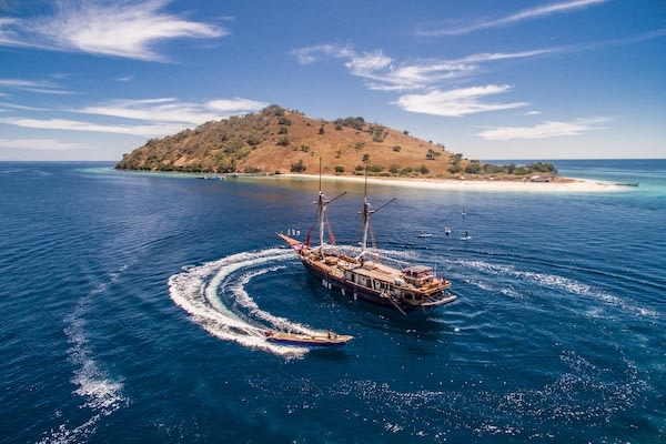 Carpe Diem's 8-Day Komodo Islands - Day Two - Tender