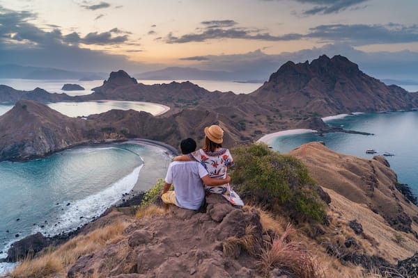 La Unua's 5-Day Komodo Cruise - Day Four - Padar Island