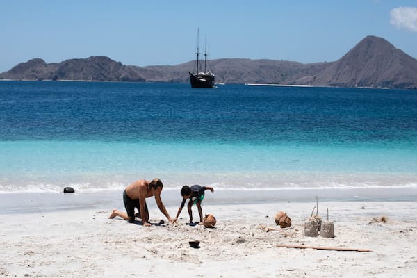 Dunia Baru's 13-Day Flores, Forgotten Islands & Maluku - Day Eight - Having Fun on White Sand Beach