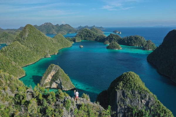 流氓的7天火环交叉巴厘岛科莫多天的6 -在科莫多国家公园徒步旅行