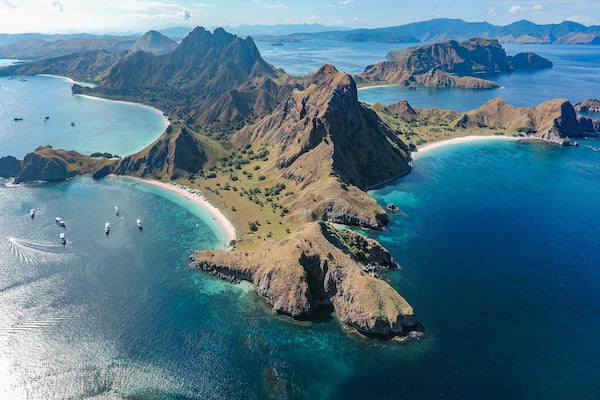 Arua Phinisi's 6-Day Komodo - Day 4 - Padar Island