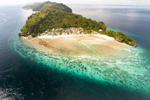 Kudanil Explorer's 11-Day Sorong to Ambon - Day 7 - Pulau Koon Maluku