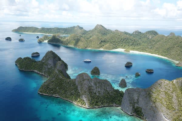 Kudanil Explorer's 14-Day Sorong to Ternate - Day 1 - Wayag