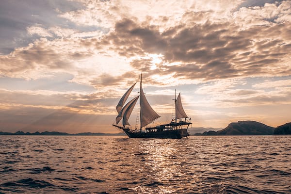 Nataraja's 6-Day Komodo Islands - Day 6 - Sailing