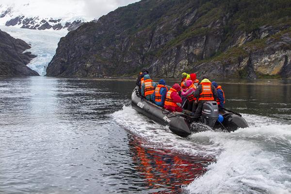 Ventus' 9-Day Darwin's Route Itinerary A Day Four - Condor Glacier Excursion.