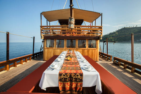 Phinisi Felicia's 3 Day Komodo National Park - Day 3 - Dining Deck