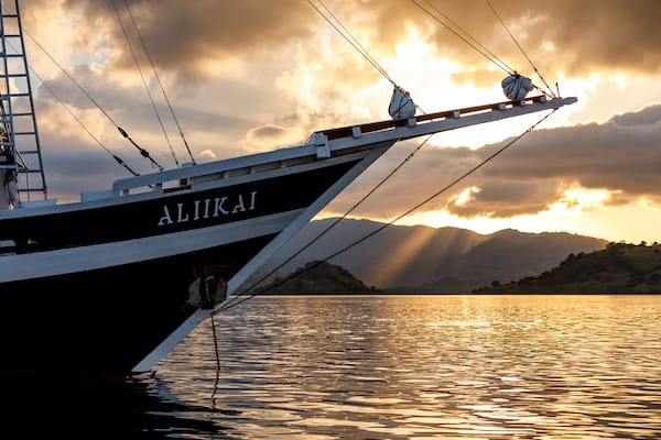 Aliikai's 6-Day Komodo - Day 1 - Sailing