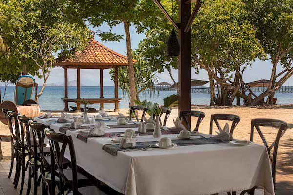 Plataran Komodo Resort & Spa - Lunch by The Beach