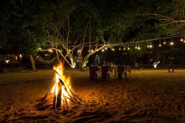 Plataran科莫多岛度假酒店——篝火晚餐