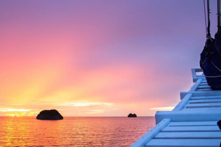 Ombak Putih - Eclipse of The Sun : Maumere - Maumere-1