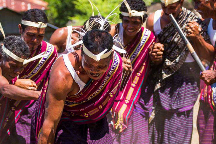 Ombak Putih - Eclipse of The Sun : Maumere - Maumere-9