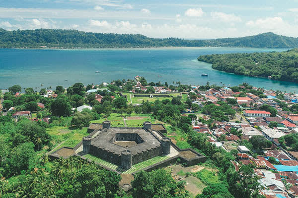 Aqua Blu - Indonesia's Spice Islands & Raja Ampat (National Geography) - Day 13
