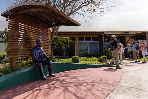 Islander II - Wild Galapagos Escape