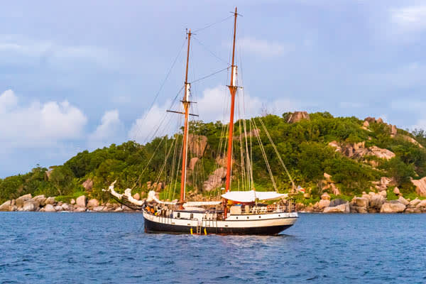 Sea Pearl - Praslin & Surrounding Isles - Day 1