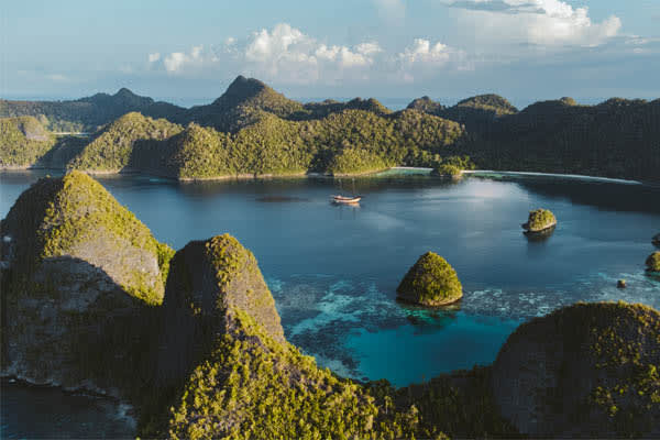 Silolona - Journey to the Majestic Equatorial Shores of Raja Ampat - Day 4