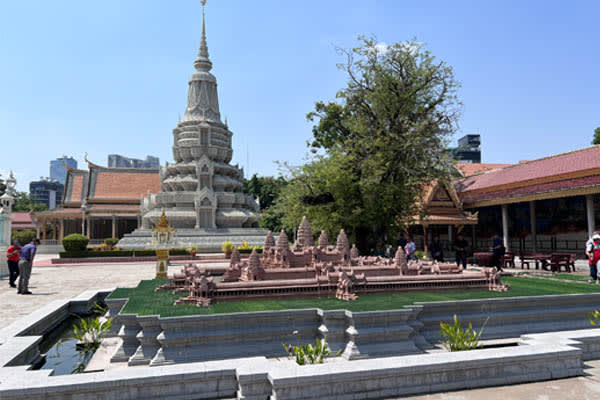 Mekong Symphony - Ho Chi Minh City - Siem Reap (Low Water Season) - Day 5