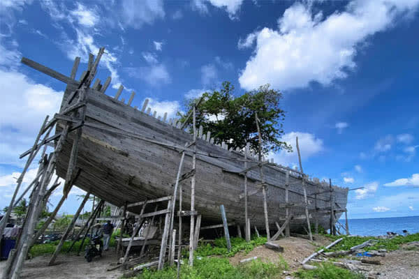 Katharina - From Komodo to Maluku : Komodo - Ambon - Day 4