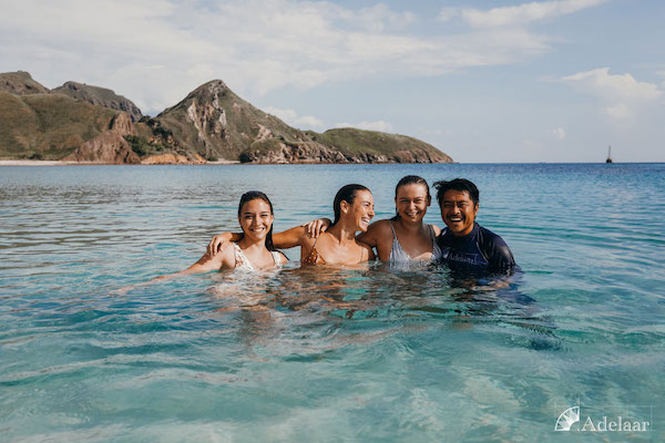 Adelaar's 11-Day Komodo Exclusive - Day Seven - Guests Swimming