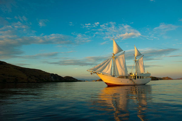 Alexa's 6-Day Labuan Bajo to Sumba - Day Two - Anchoring in Sunrise