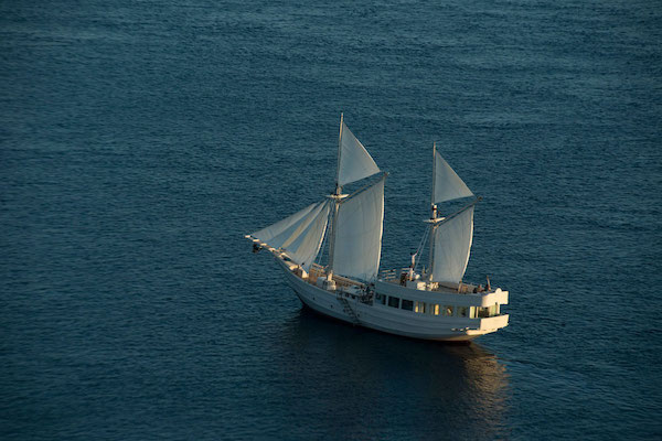 Alexa's 6-Day Labuan Bajo to Sumba - Day Five - Sailing