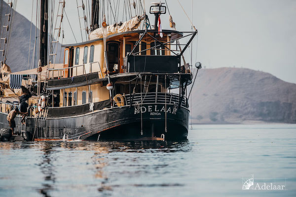 Adelaar's 12-Day Alor & The Forgotten Island: Saumlaki to Maumere - Day Six - Anchoring