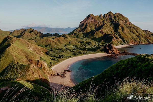 Adelaar's 12-Day Banda Sea: Ambon to Saumlaki - Day Eight - Padar Sunrise
