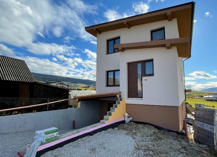 Realizácia firmy KPSP s.r.o. – Fasády a zateplenie domov – Kormanovci, Rabča