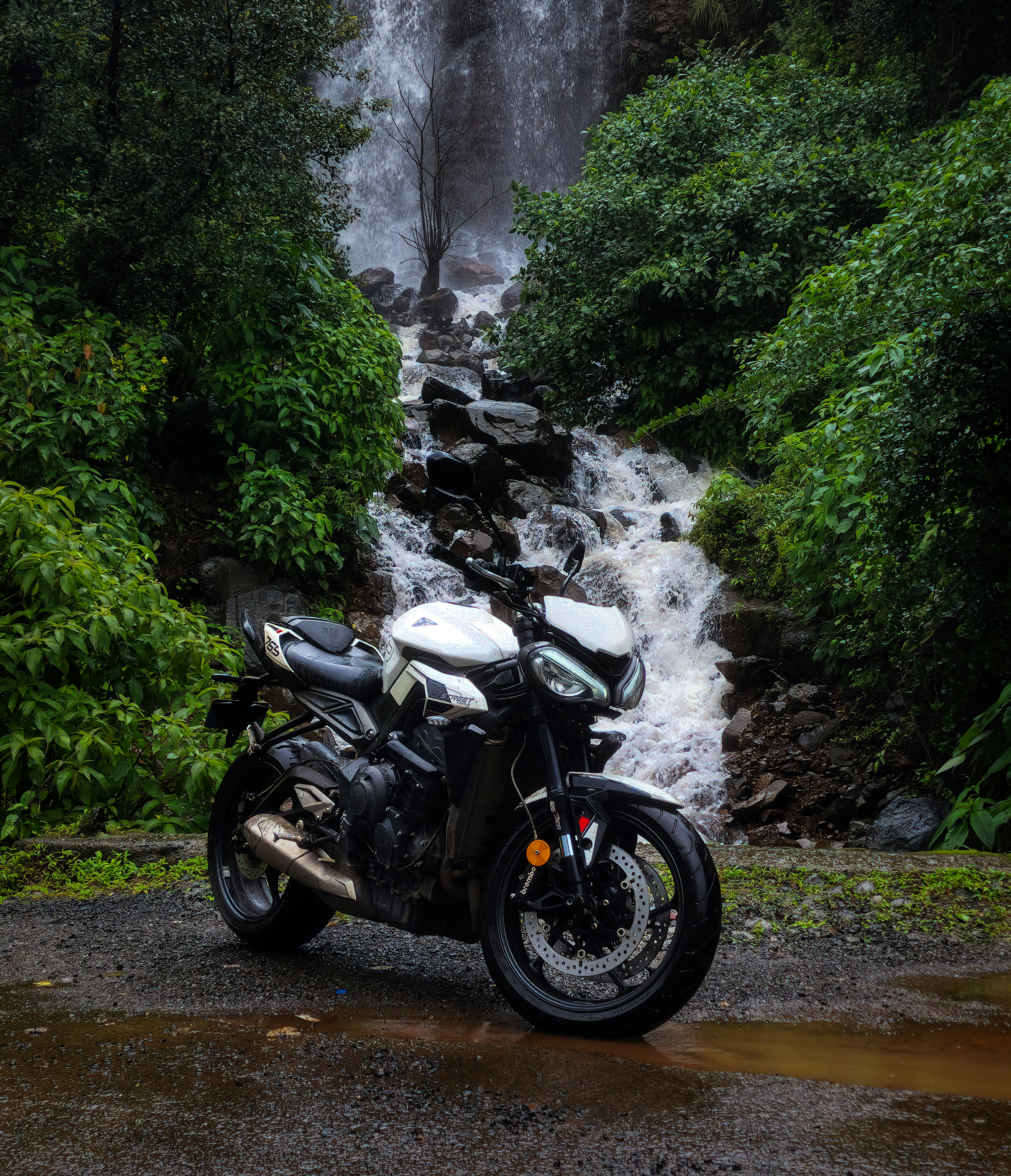 Panshet, monsoon