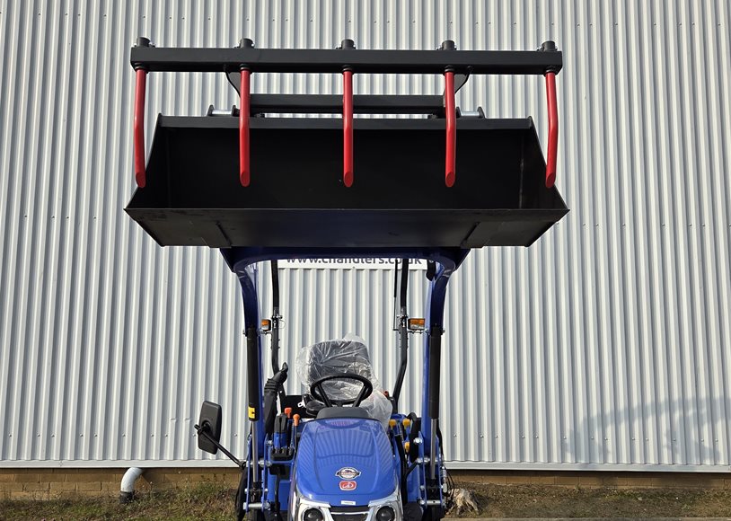 Iseki TXGS24 Compact Tractor - Image 4