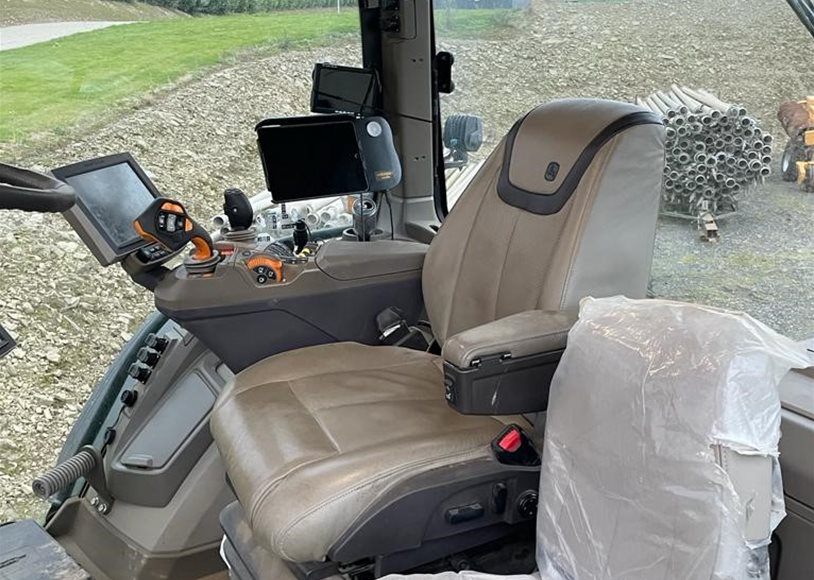 John Deere 7R 330 Tractor - Image 14