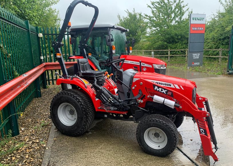 Massey Ferguson 1525 HP Compact Tractor - Image 4