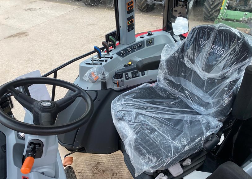 Valtra A115MH4 Tractor - Image 9
