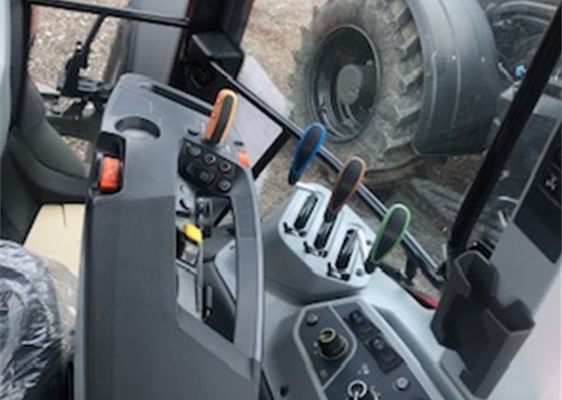Valtra G115A Tractor - Image 8