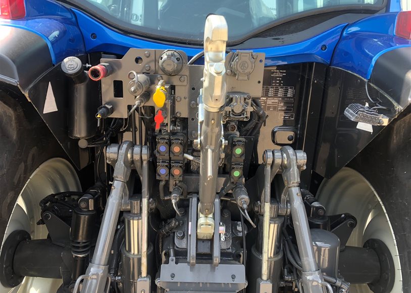 Valtra G125EA Tractor - Image 7